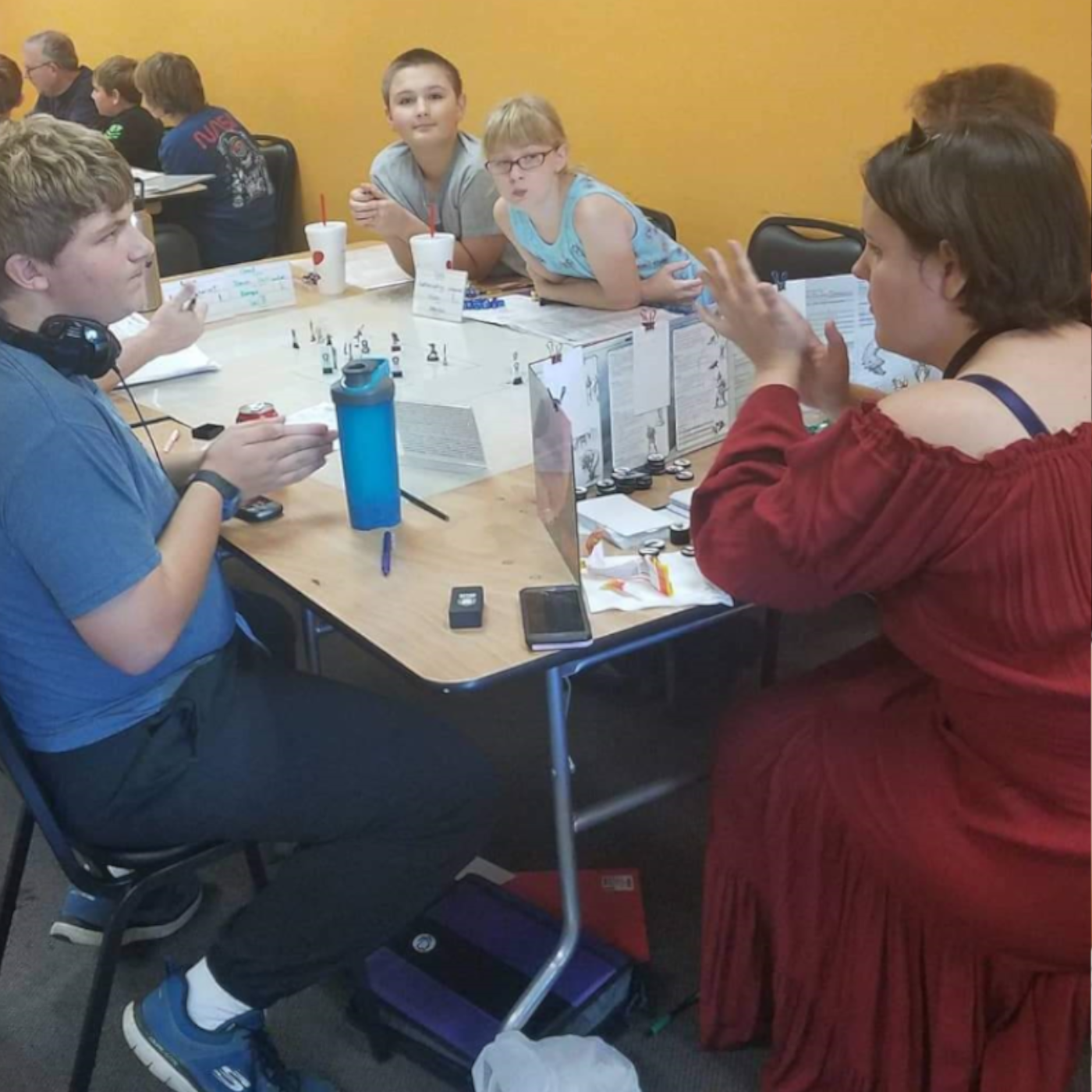 Amalie DMing for kids at a Briar Guard Heroes event